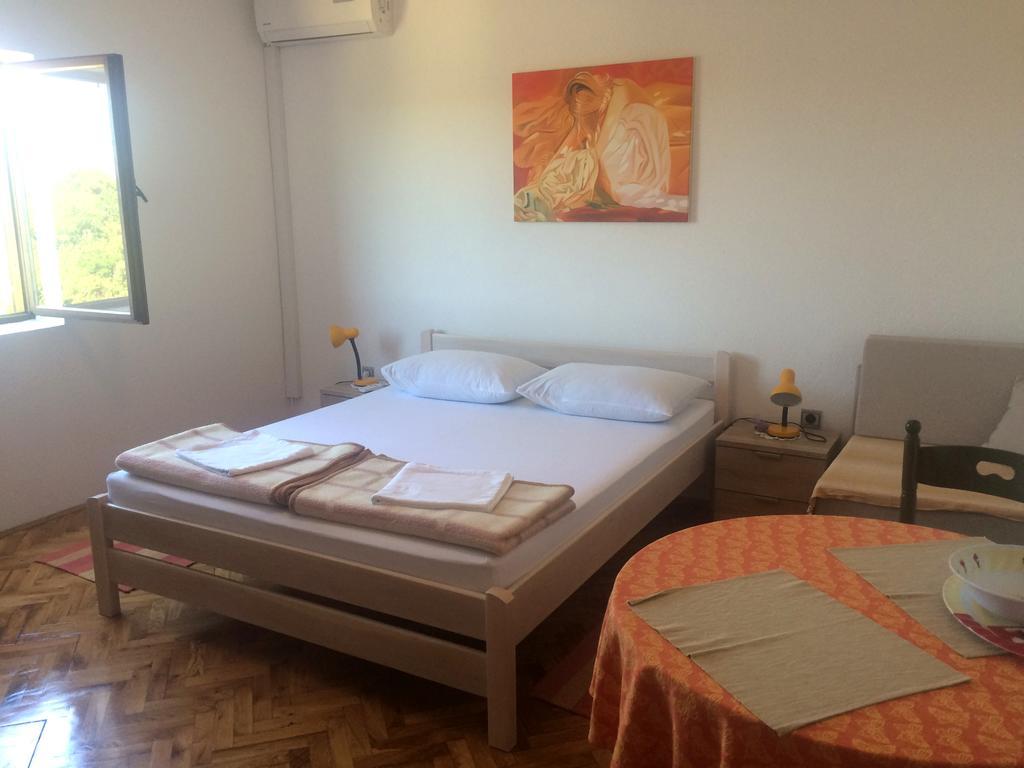 Apartments Radulovic Biograd Na Moru Eksteriør bilde