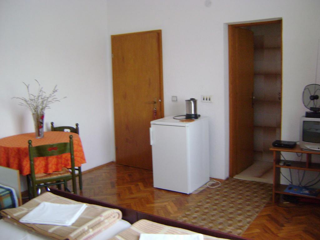 Apartments Radulovic Biograd Na Moru Rom bilde
