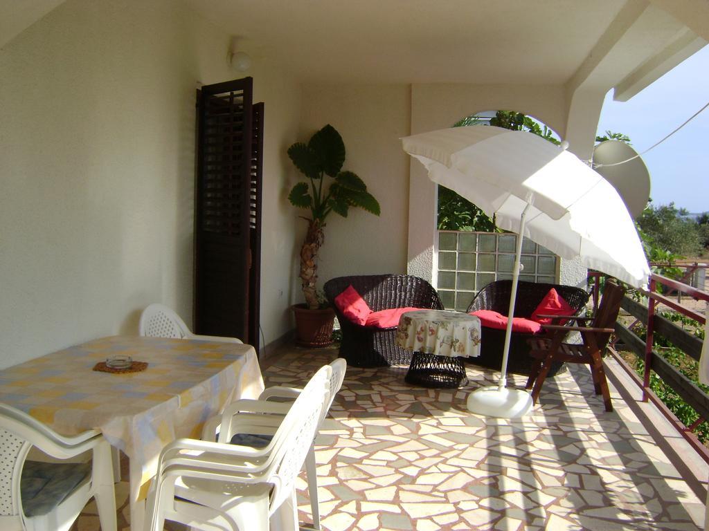 Apartments Radulovic Biograd Na Moru Rom bilde